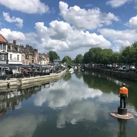 Hébergement de vacances Maison Confortable, Terrasse Et Jardin à