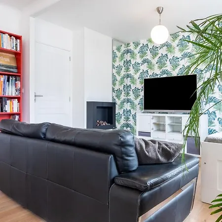 Hébergement de vacances Maison Confortable, Terrasse Et Jardin à *