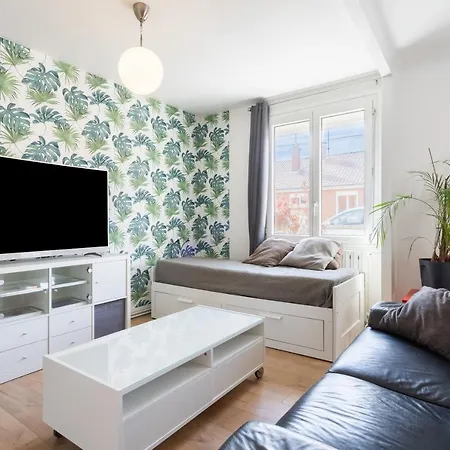 Hébergement de vacances Maison Confortable, Terrasse Et Jardin à Amiens