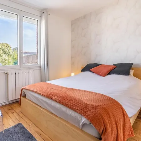 Maison Confortable, Terrasse Et Jardin à Hébergement de vacances