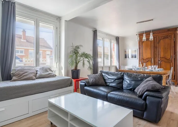 Maison Confortable, Terrasse Et Jardin A Amiens